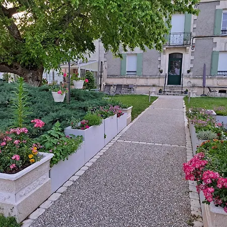 La Metairie Erable Au Milieu Des Vignes * Réaux