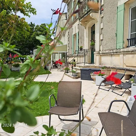La Metairie Erable Au Milieu Des Vignes *